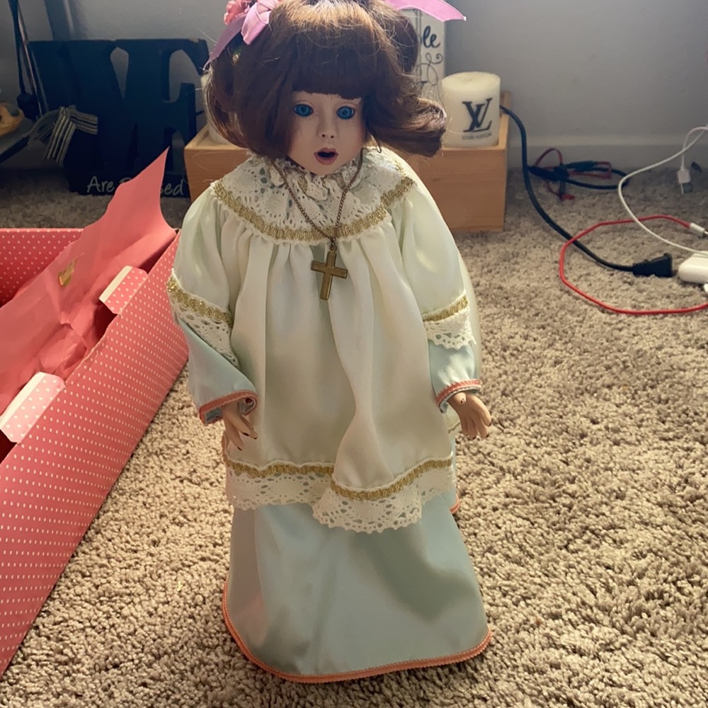 Treasury collectors Gloria doll